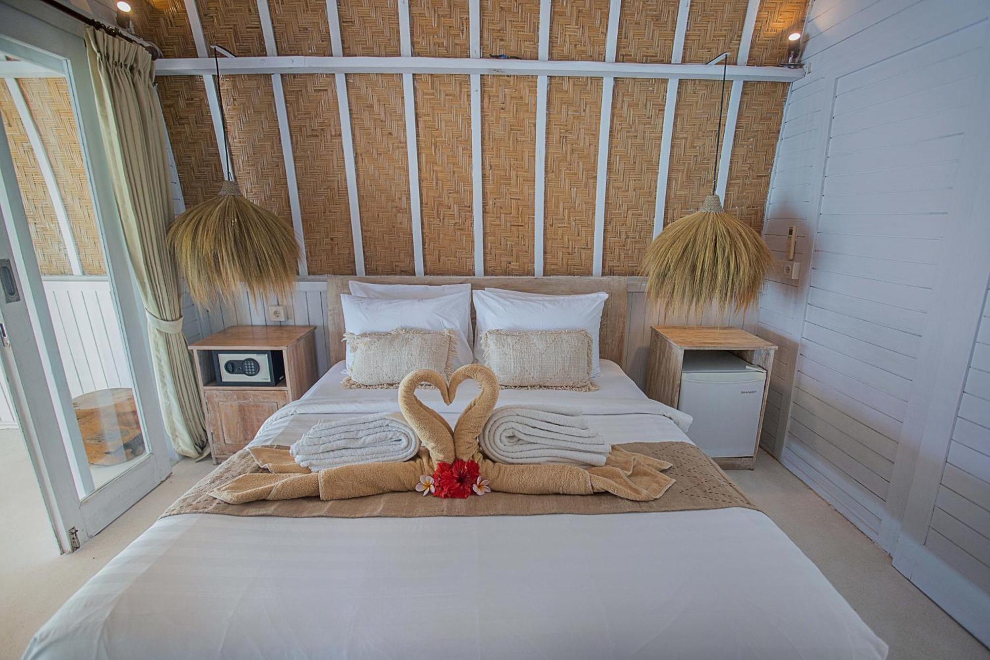 Aquavista Ceningan Hotel Lembongan Exterior foto